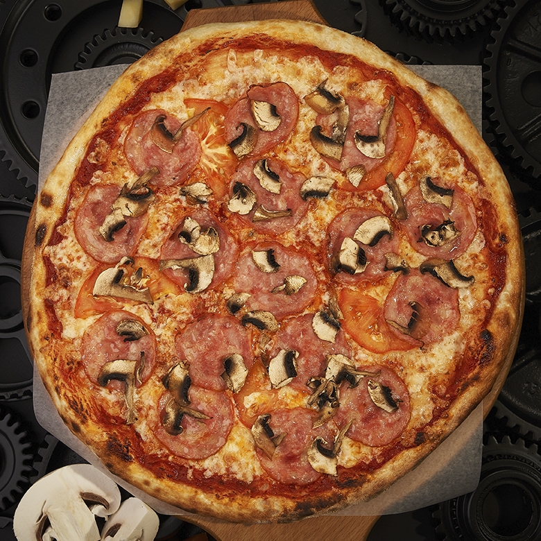 С ветчиной и грибами 